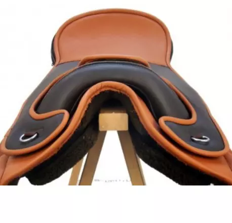 Bezkostrové drezurní sedlo AMR Leeds