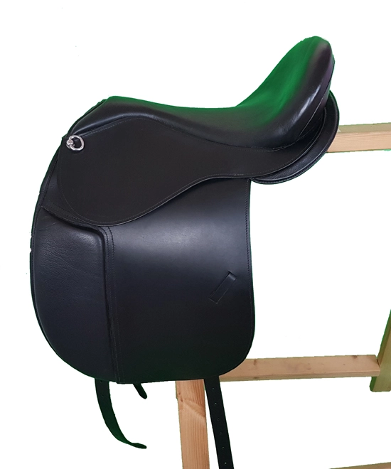 Bezkostrové drezúrní sedlo BRISTOL